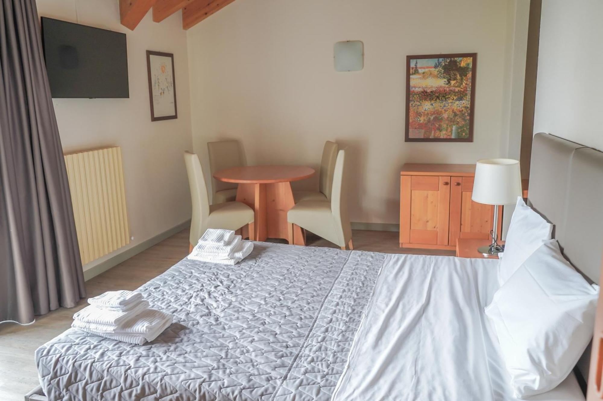 Al Ponte Garni Hotell Pergine Valsugana Rom bilde